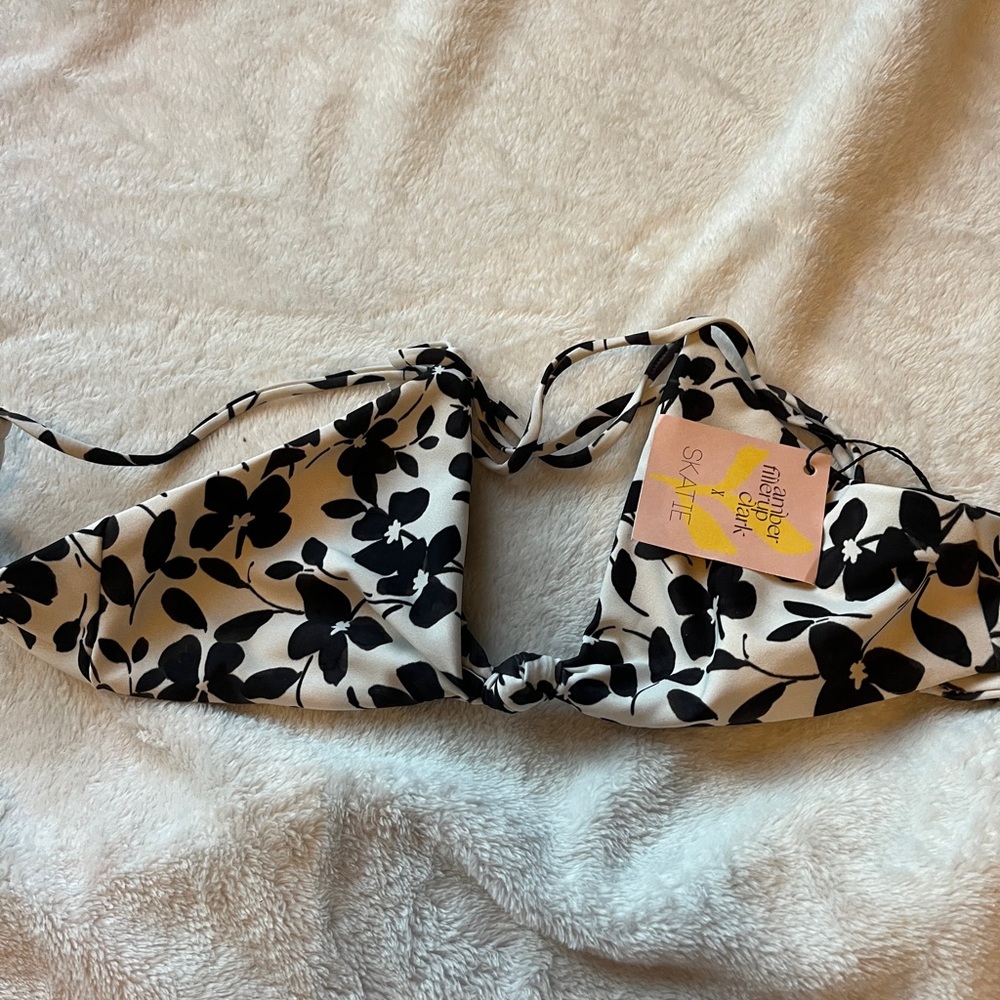Skatie Black and White Floral Bikini Top